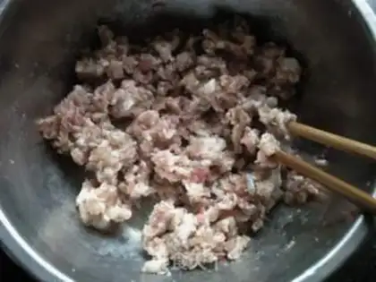 Make Homemade Harbin dry sausage step 1