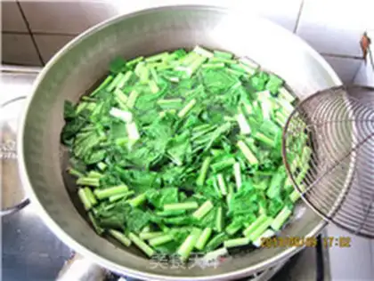 Make Nutritional vegetable juice step 3