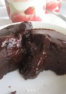 Make Melvin chocolate cake step 4