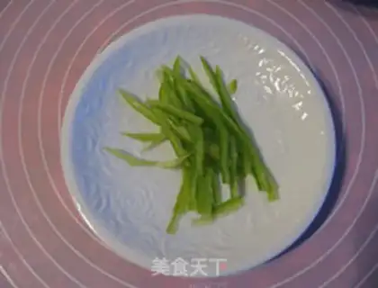 Make A mustard fan step 4