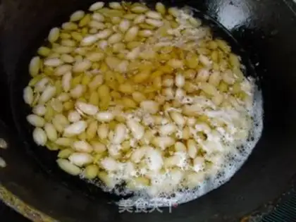 Make Spicy peanuts step 3
