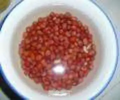 Make Red Bean Silver Ear Sydney soup step 1