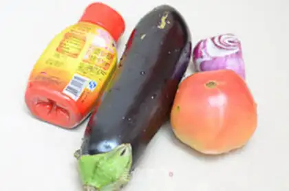 Make Tomatoes step 0