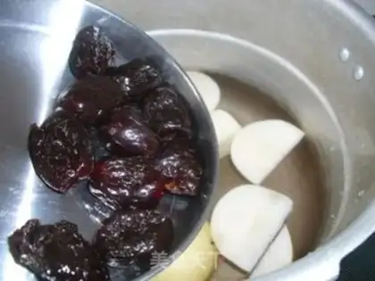 Make Red Bean Silver Ear Sydney soup step 4