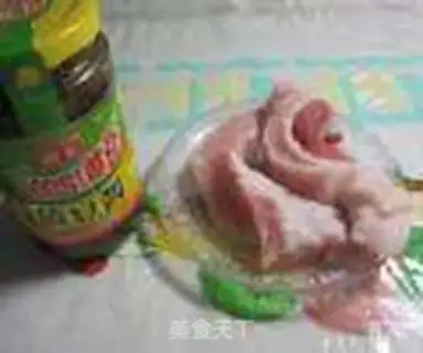 Make The fragrance of sauce step 1