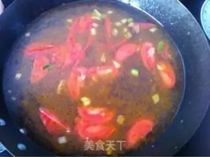 Make cucumber tomato noodles step 3