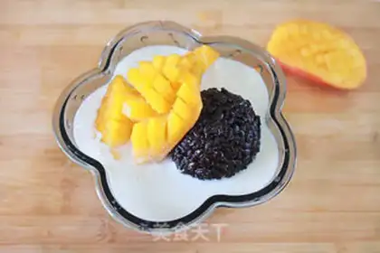Make Mango snow, black rice step 7
