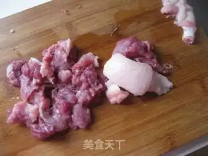 Make Onion pork bun step 0