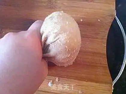 Make An egg box with a pickle step 13