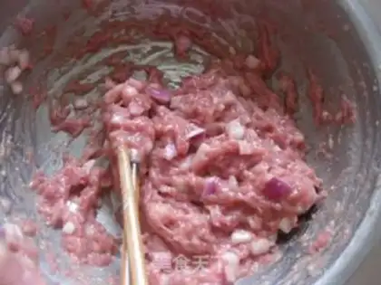 Make Onion pork bun step 5