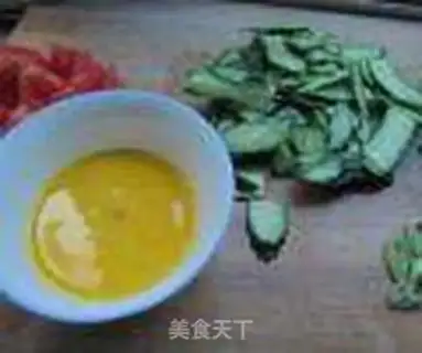 Make Potato cucumber egg soup step 1