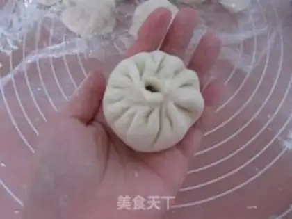 Make Onion pork bun step 13