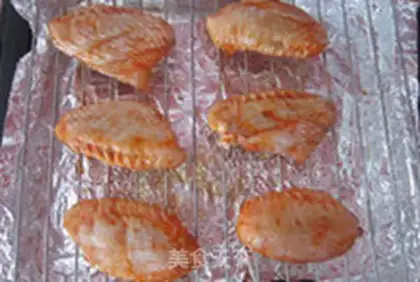 Make The honey is on the wings step 5