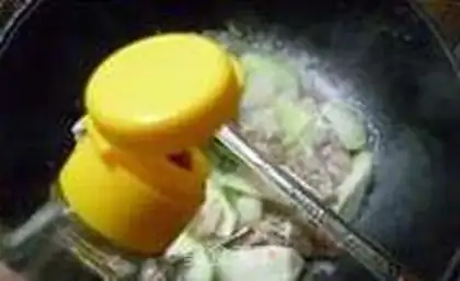 Make The shrimp boils and blooms at night step 10