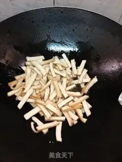 Make Scrambled pork step 1