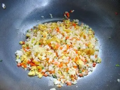 Make Carrot egg fried rice step 7