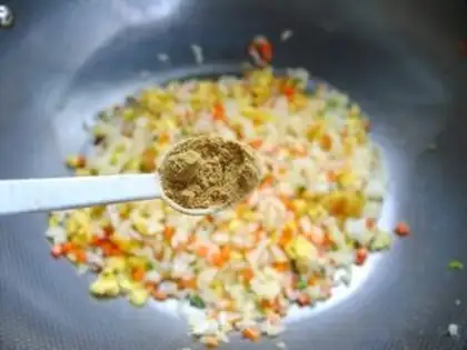 Make Carrot egg fried rice step 8