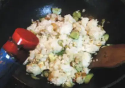 Make Emerald egg fried rice step 4