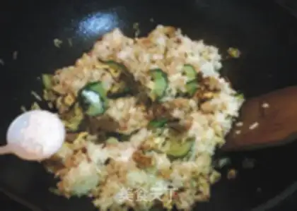 Make Emerald egg fried rice step 6