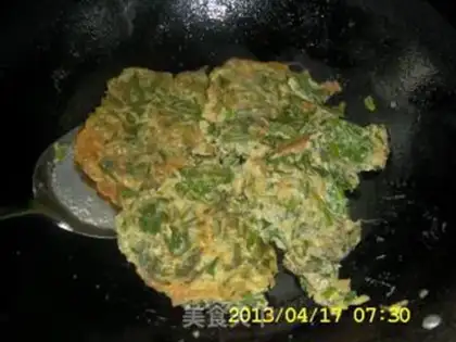 Make Fried eggs with sprouts step 7