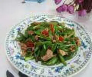 Make Four seasons of bean fried meat step 6