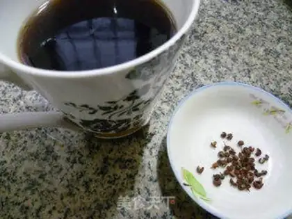 Make Coke eggs step 1