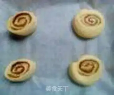 Make Cinnamon rolls step 19