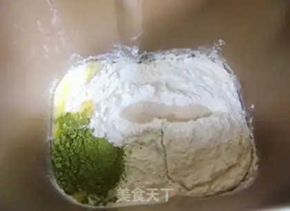 Make Tea bean rolls step 1