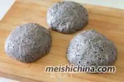 Make Black sesame toast step 4