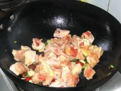 Make Xinjiang chicken step 4