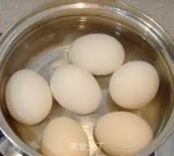 Make Five spicy beer eggs step 1
