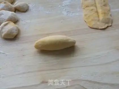 Make Yellow rose bun step 6
