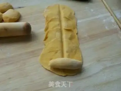 Make Yellow rose bun step 7