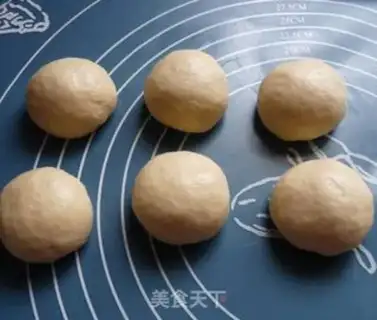 Make Lion bread step 2