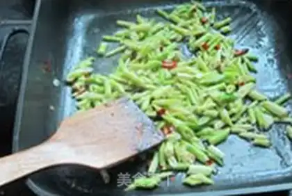 Make Spring fried meat step 4