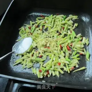 Make Spring fried meat step 5