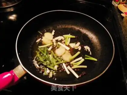 Make Three chicken wings on the table step 4