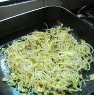 Make Soy sauce sprouts step 2