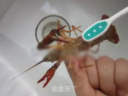 Make Spicy lobster step 1