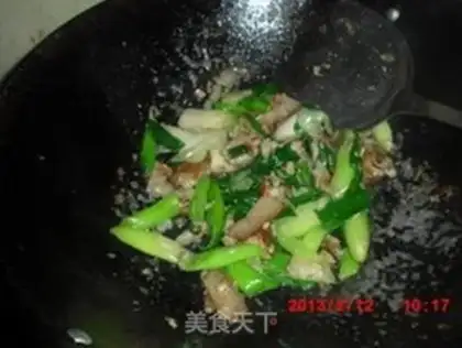Make Garlic sprouts step 3