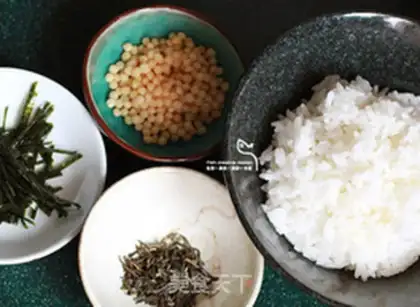 Make Flying fish seed tea and rice step 0