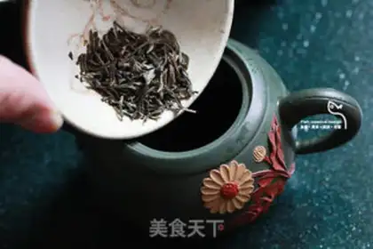 Make Flying fish seed tea and rice step 2