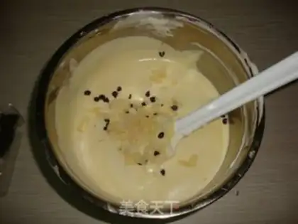 Make A glass of vanilla cream and twirl step 3