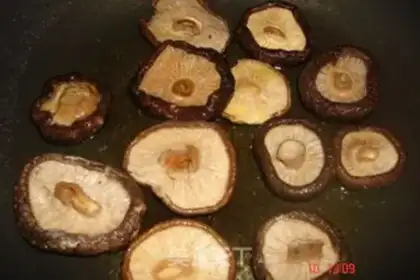 Make Tibetan baked mushrooms step 3