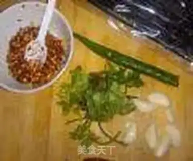 Make Spicy root powder step 0