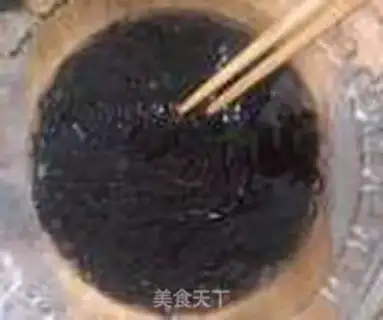 Make Spicy root powder step 1