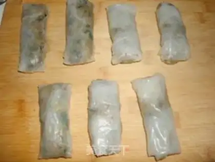 Make Vietnam Spring Roll step 5