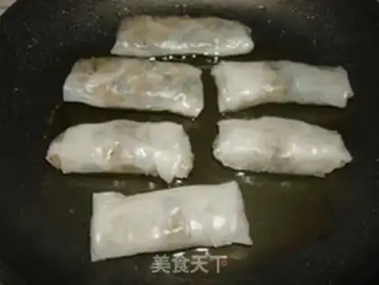 Make Vietnam Spring Roll step 6