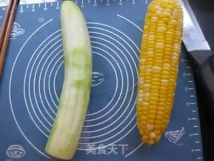 Make Corn sushi step 0