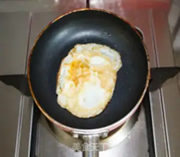 Make Ham omelet sandwich step 2